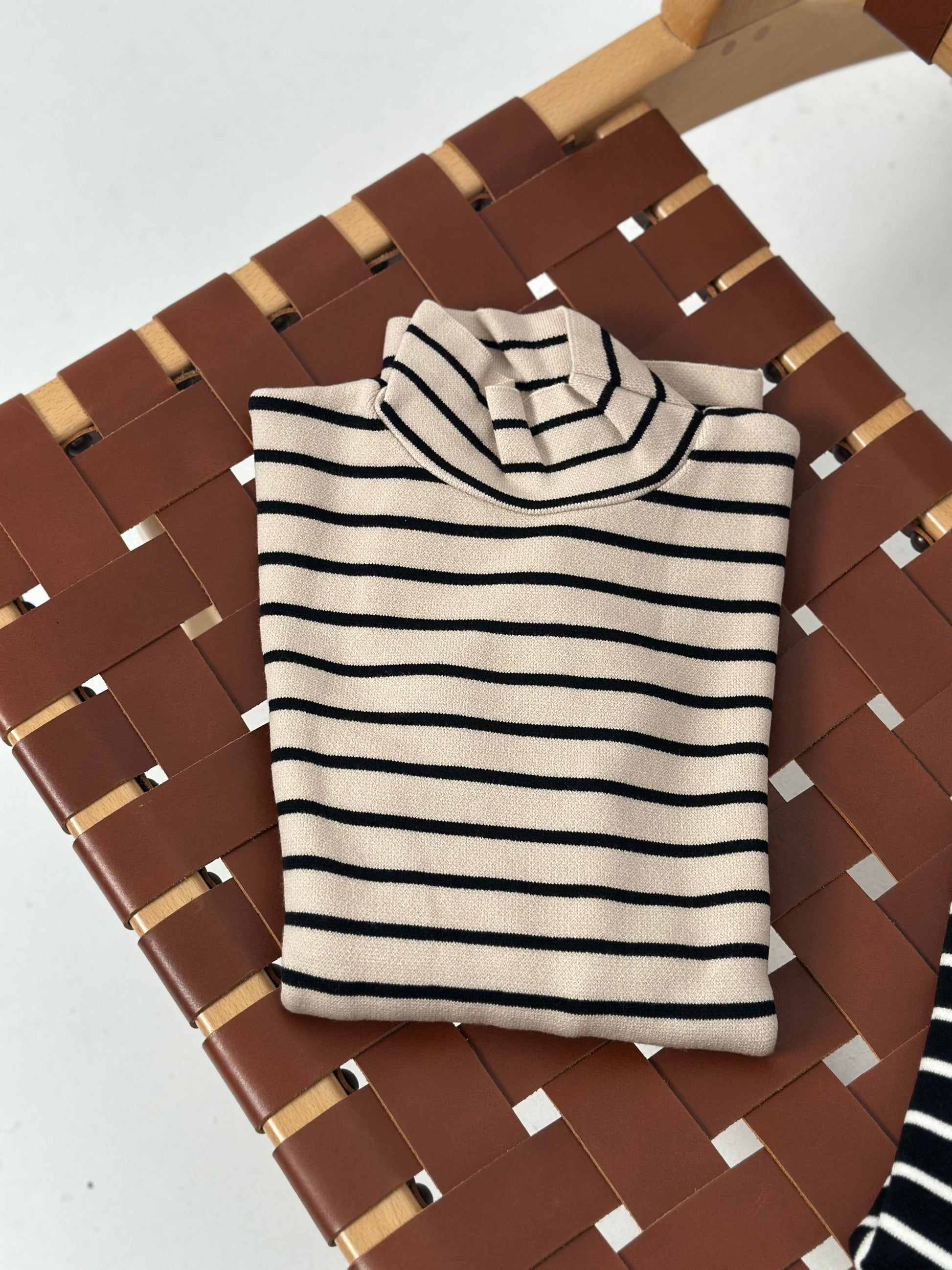 Striped high neck