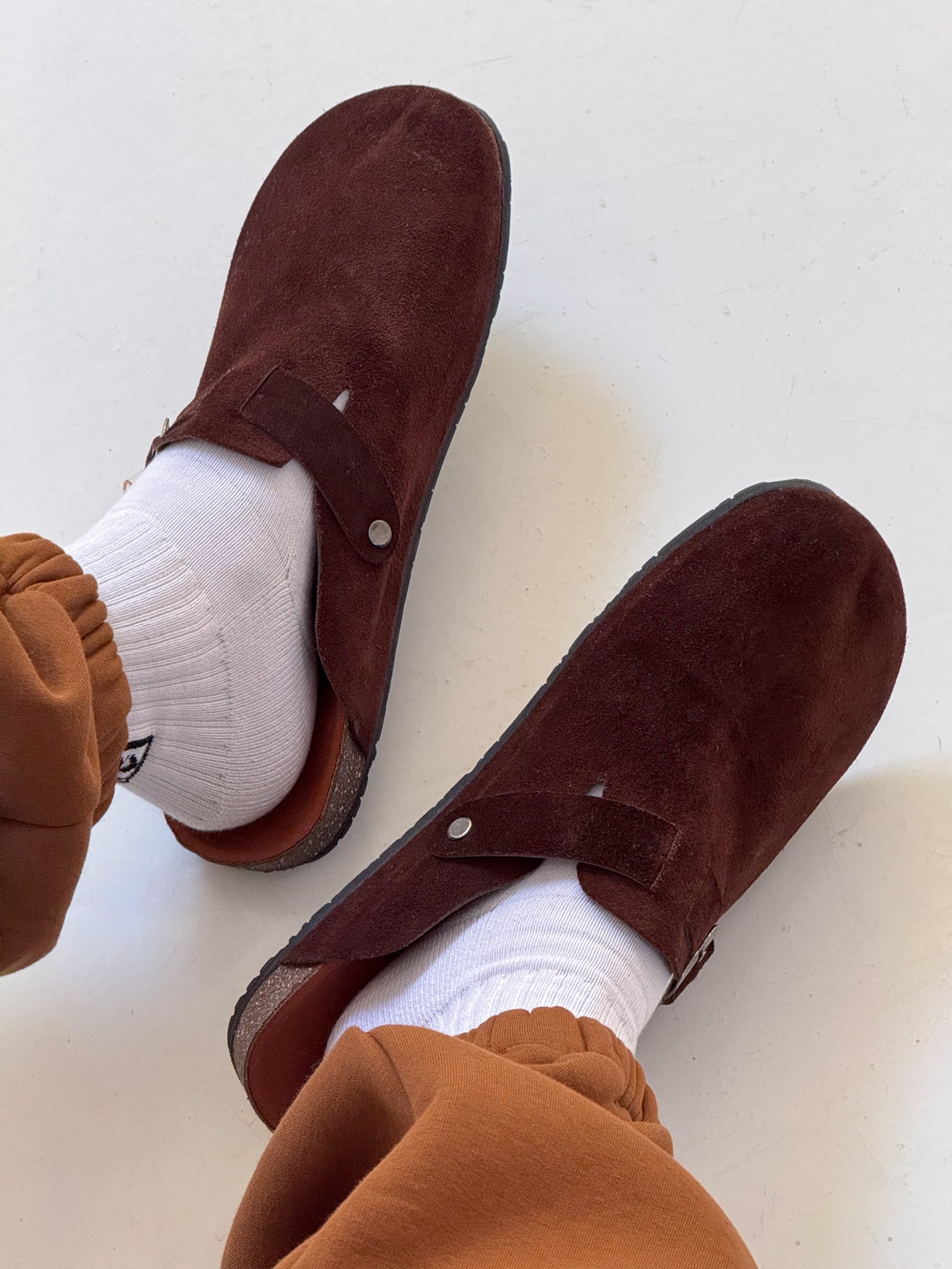 BROWN CLOGGO