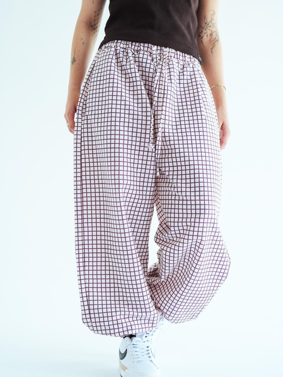 MAROON GRID BALLOON PANTS