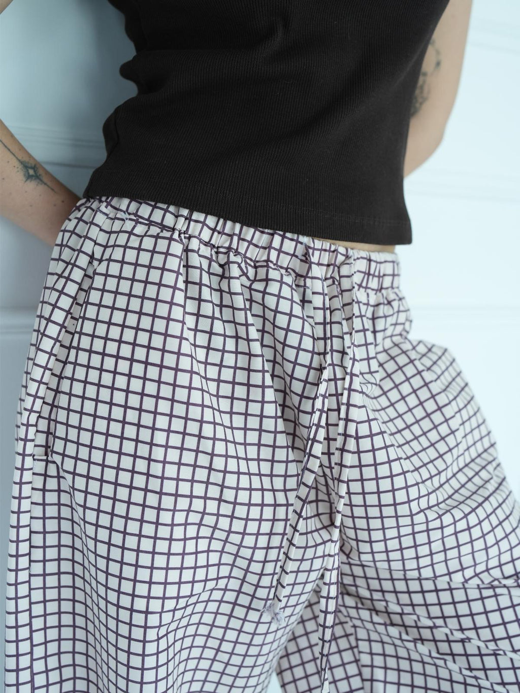 MAROON GRID BALLOON PANTS