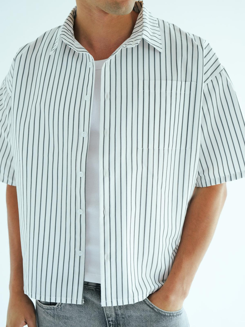 WHITE BOXY STRIPED SHIRT