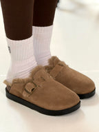 HIGH FUR CLOGS ( LATTE )