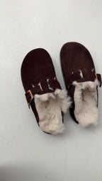High Fur clogs ( Brown )