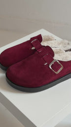 HIGH FUR CLOGS ( BURGUNDY )