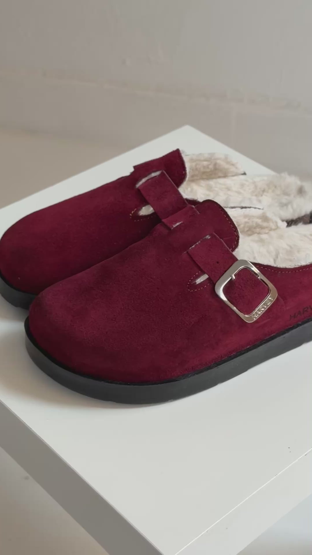 HIGH FUR CLOGS ( BURGUNDY )